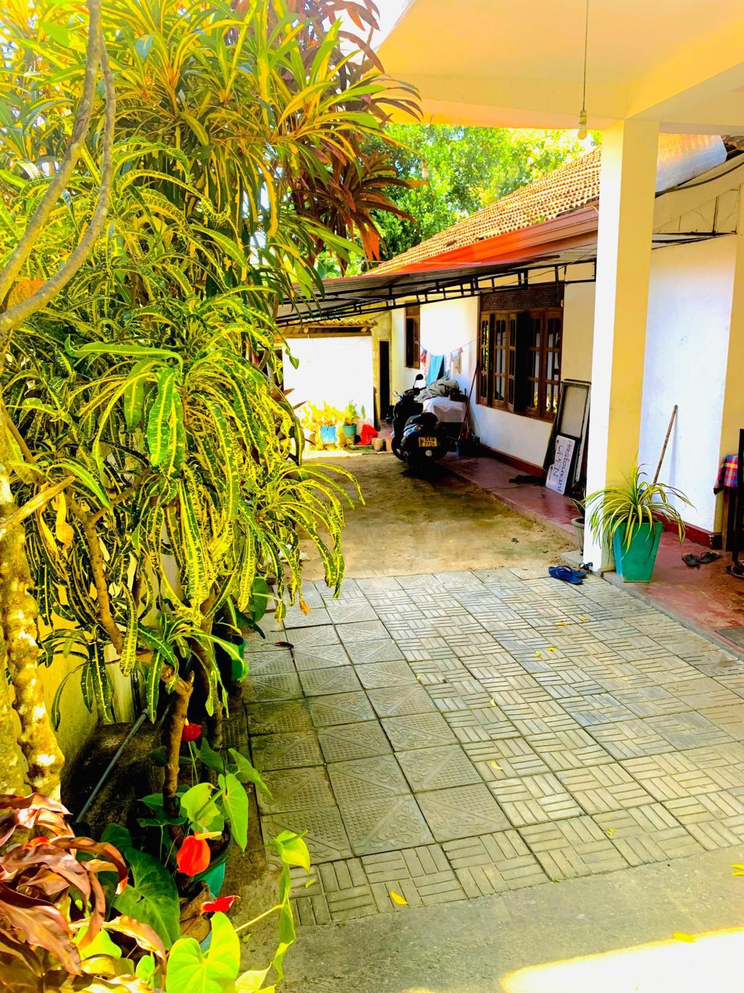 Deshan Homestay&Restaurant Tangalle Bagian luar foto